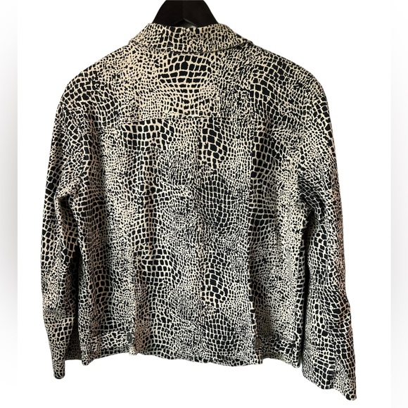 Chico’s vintage animal print utility jacket in size 2. EUC - Picture 2 of 8